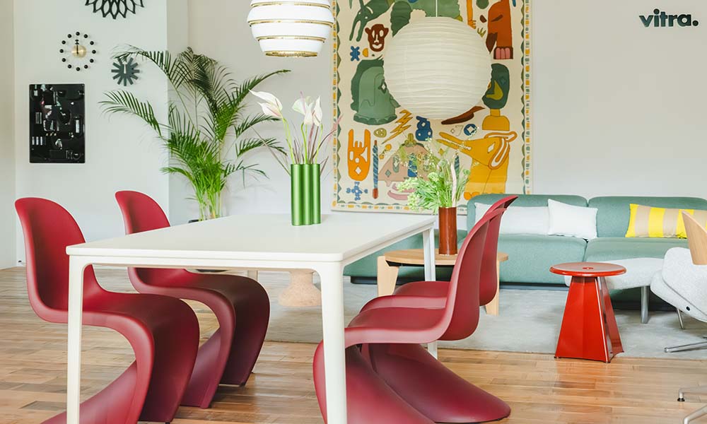 Plate Dining Table
