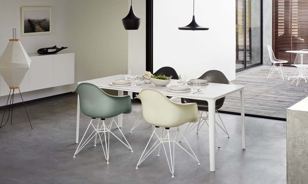 Plate Dining Table