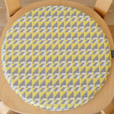 シートクッション デザインチェアクッション ラウンド35cm / kijinokanosei Triangle