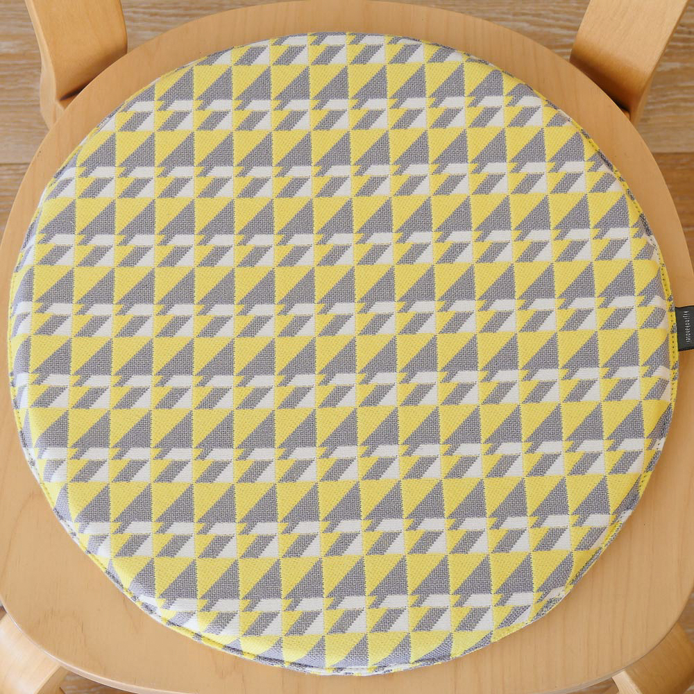 シートクッション デザインチェアクッション ラウンド35cm / kijinokanosei Triangle