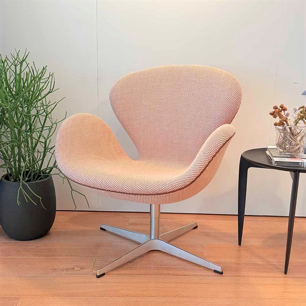 【店舗展示品】スワンチェア 3320 / サーペンタイン×グレースレザーチェスナット / サテン脚( )