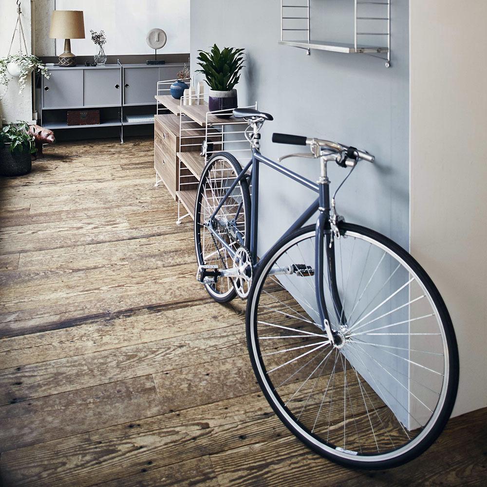 THE STRING APARTMENT