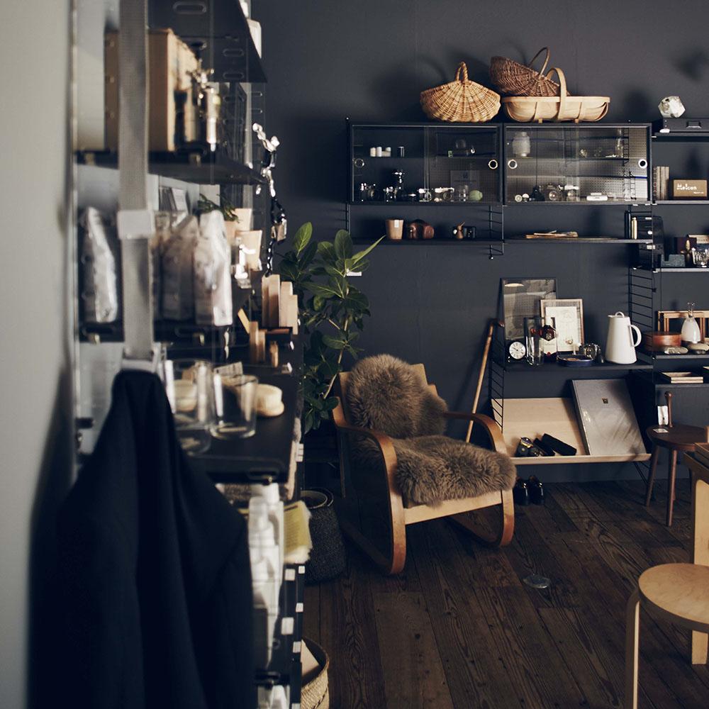 THE STRING APARTMENT