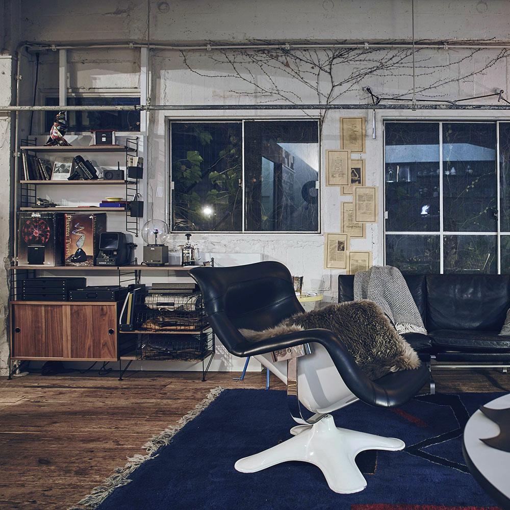 THE STRING APARTMENT