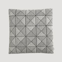륯å 5050cm ֥åߥۥ磻 /  Tile Cushion (muuto / ࡼ)
