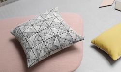 タイルクッション / Tile Cushion
