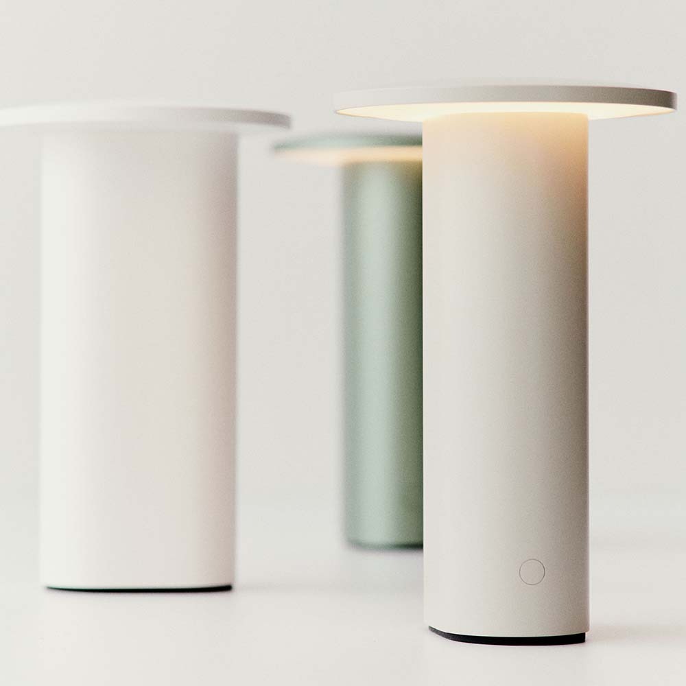 FRITZ HANSEN / フリッツ・ハンセン
 セシリエ・マンツ Cecilie Manz ポータブルライト SOLAE